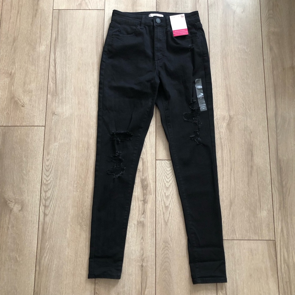 Size 7 Super High Rise Distressed Jeggings